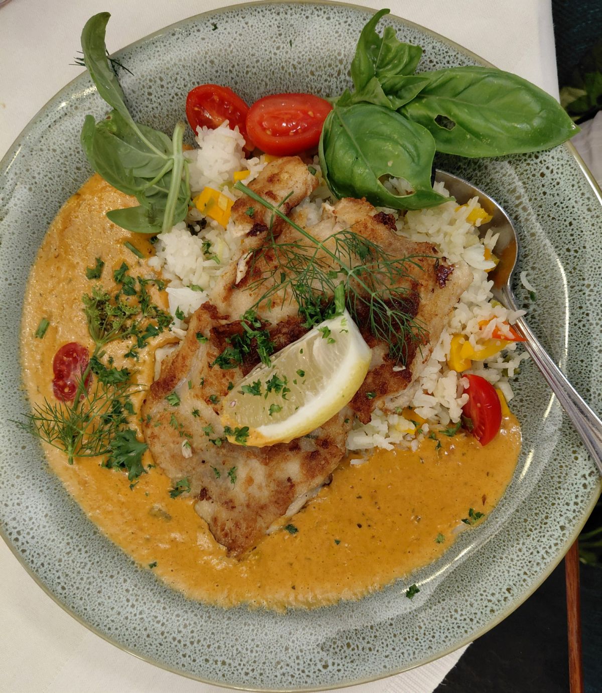 Wildlachs auf Gemüsereis